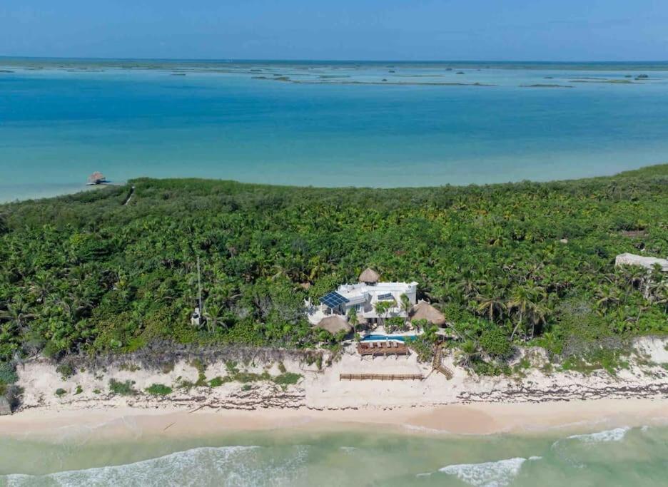 Luxury 5-Br Beachfront Home In Tulum Casa Sofia Gato Экстерьер фото